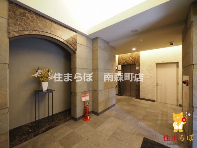 エントランス　「暮らしの設計図は、ここから始まります。」