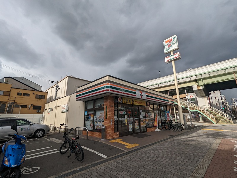 コンビニ　セブンイレブン 大阪泉尾4丁目店（コンビニ）まで67m