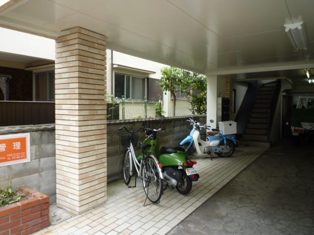 エントランス　駐輪場あり