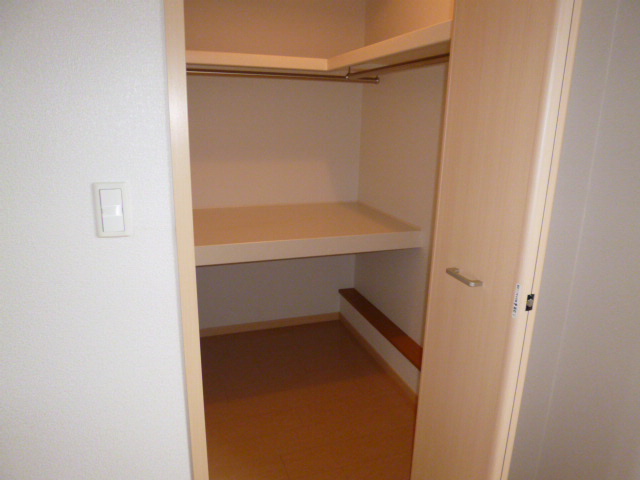 収納　ウォークインクローゼット