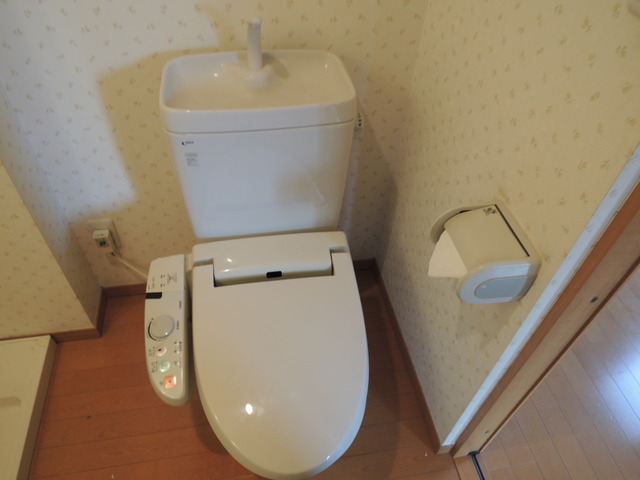 トイレ　温水洗浄便座