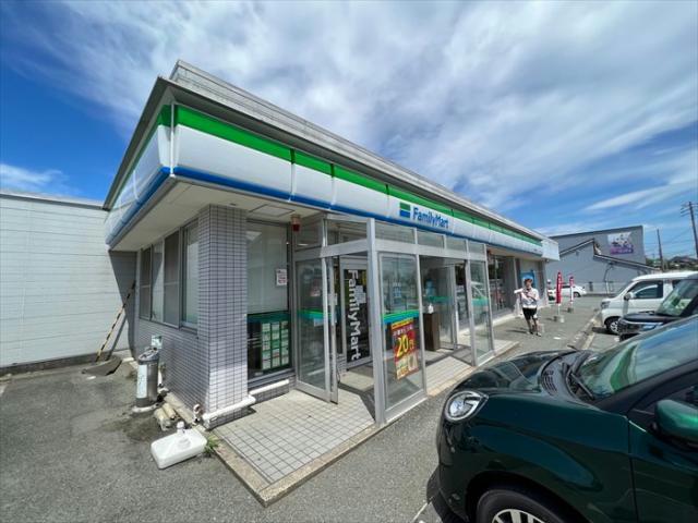 コンビニ　ファミリーマート田原片西店（コンビニ）まで422m
