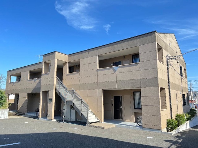 建物外観　鉄骨造のアパート♪