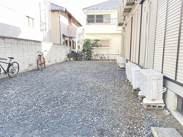 その他共有部分　1F　テラス部分　2Fはハーフバルコニー仕様