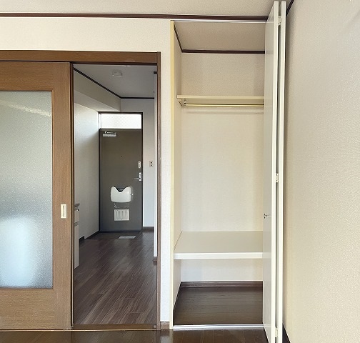 収納　高さのある物入収納