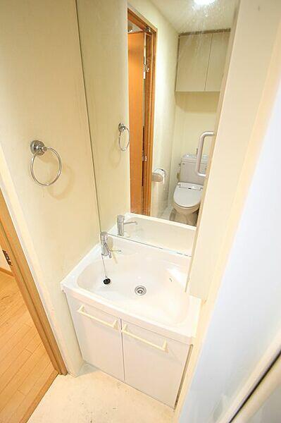 洗面設備　別のお部屋の写真です