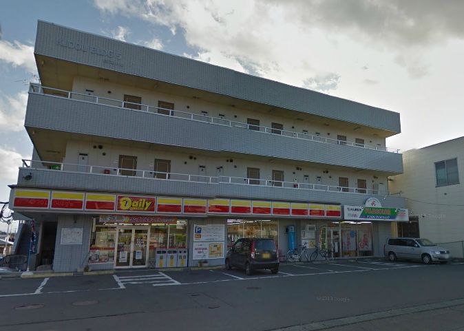 コンビニ　デイリーヤマザキ 滝沢巣子ニュータウン店（コンビニ）まで916m