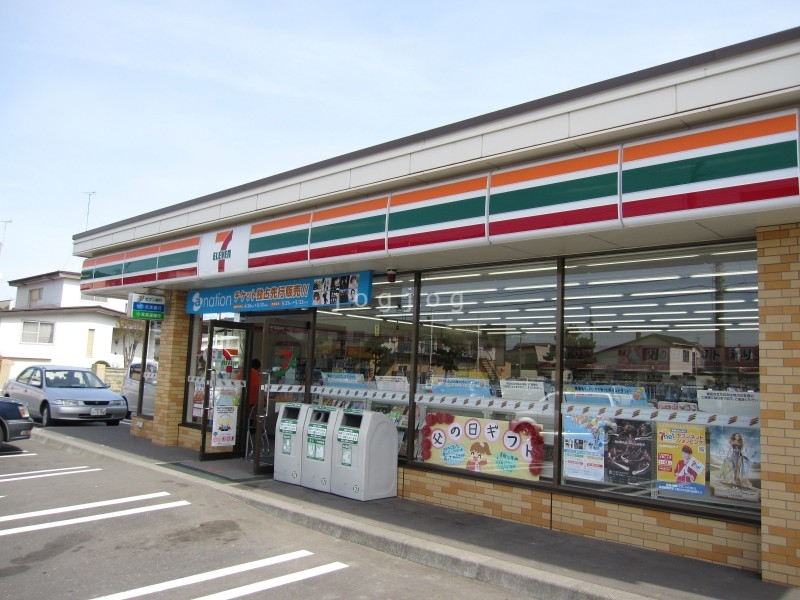 コンビニ　セブンイレブン苫小牧日吉町店（コンビニ）まで379m
