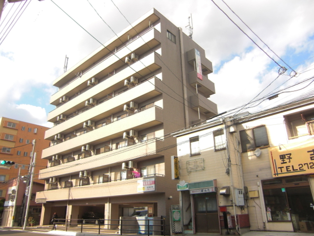 建物外観　南向きで陽当り良好です☆