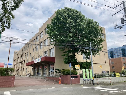 小学校　札幌市立大谷地小学校（小学校）まで736m