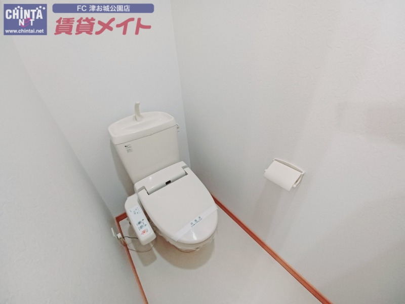 トイレ　別部屋参考写真です。