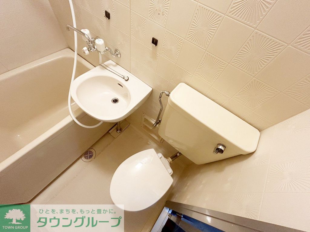 トイレ　★掃除の楽なユニットバス★