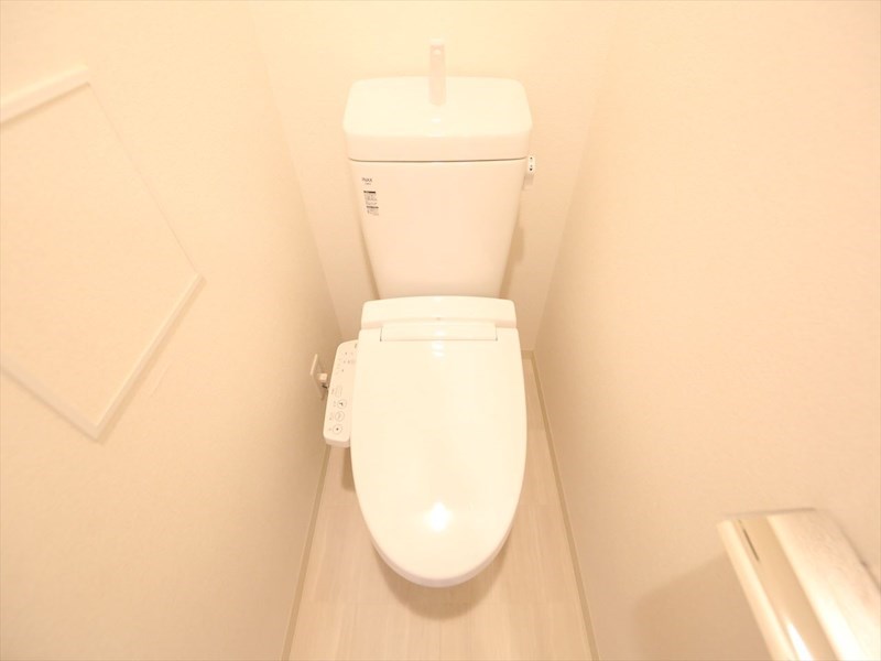 トイレ　温水洗浄暖房便座付トイレ