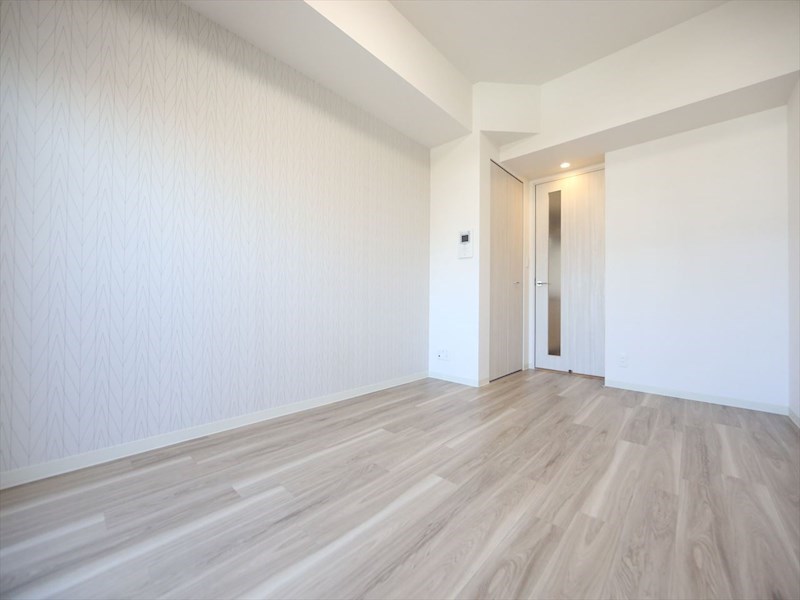 居室・リビング　洋室8.2帖　クローゼット付（収納充実してます）