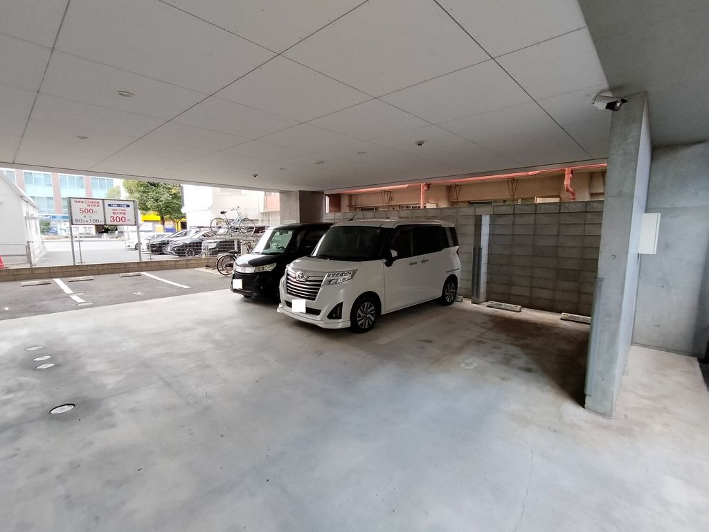 駐車場　駐車場