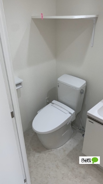 トイレ　温水洗浄便座です♪