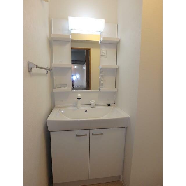 洗面設備　シャワードレッサー付きで忙しい朝も安心です☆