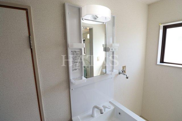 洗面設備　同物件別部屋・間取りが反転しています。