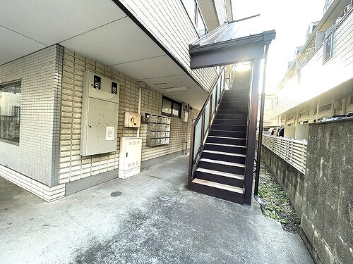 エントランス　外階段　※前回募集時2023年2月撮影