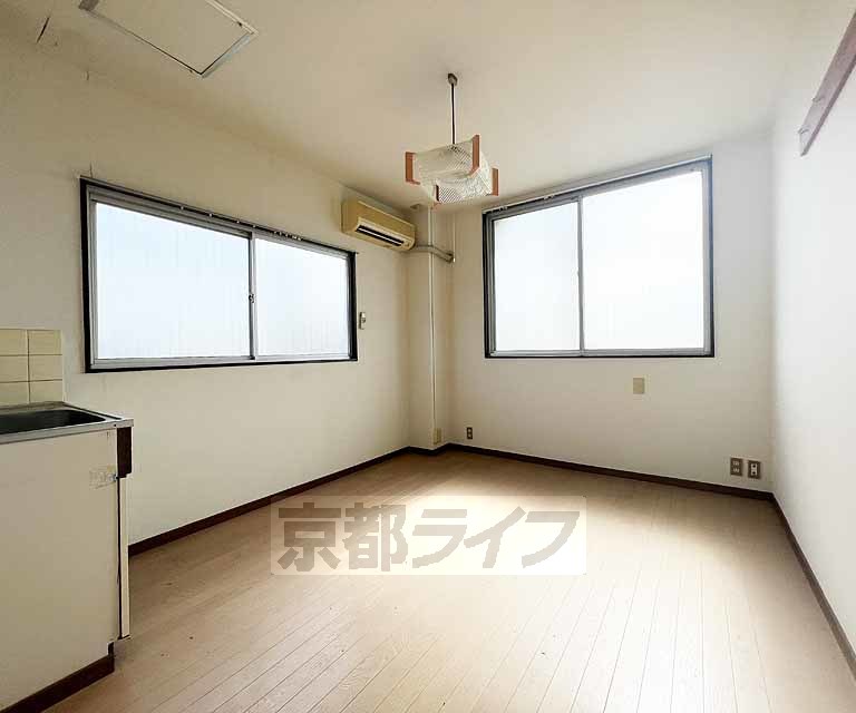居室・リビング　明るいお部屋です