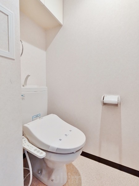 トイレ　※別のお部屋のお写真です。御参考までに。