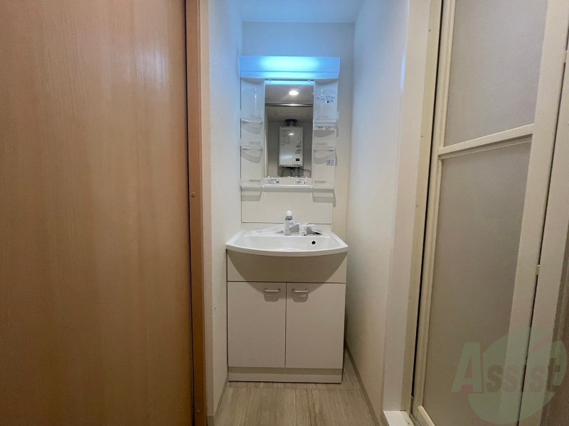 洗面設備　洗面台。身支度にはかかせないですよね～。