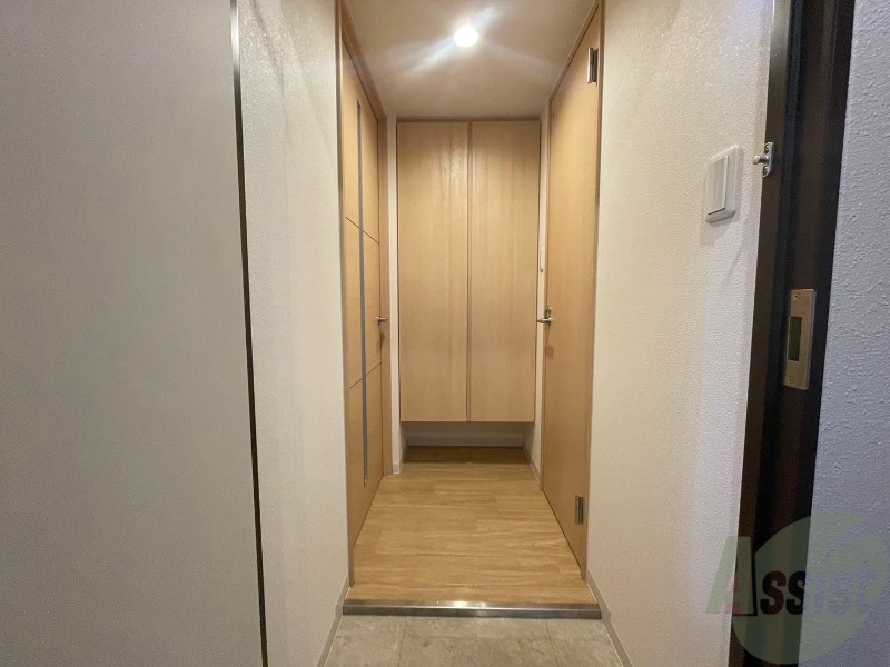 玄関　玄関の様子です。明るい印象ですね。気分もあがりそう。