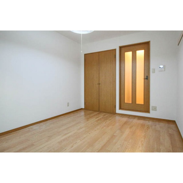 居室・リビング　同じ建物の別の部屋