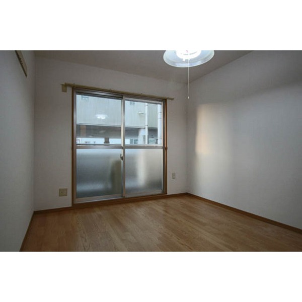 居室・リビング　同じ建物の別の部屋