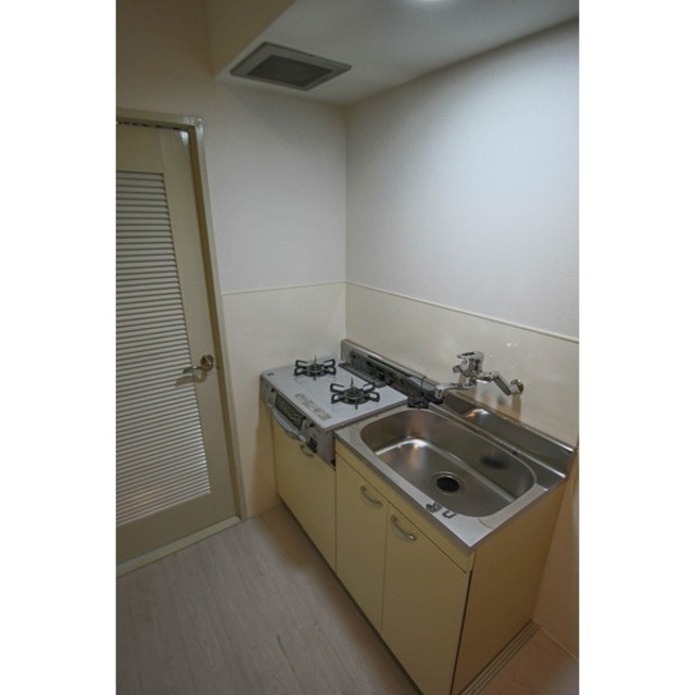 キッチン　同じ建物の別のお部屋