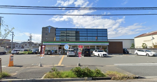 コンビニ　ファミリーマート　姫路土山二丁目店（コンビニ）まで200m