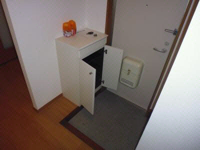 玄関　101