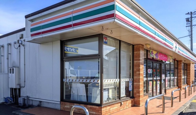 コンビニ　セブン－イレブン　栗東林西店（コンビニ）まで300m