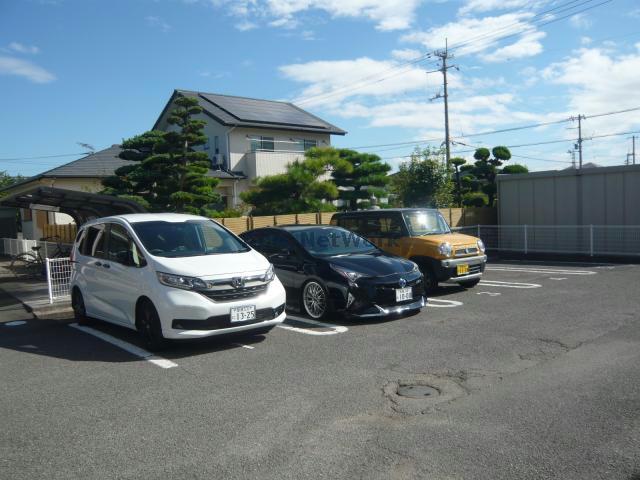 駐車場　駐車場