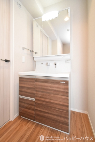 洗面設備　同物件の同じ間取りのお写真です。現況優先でお願いします。