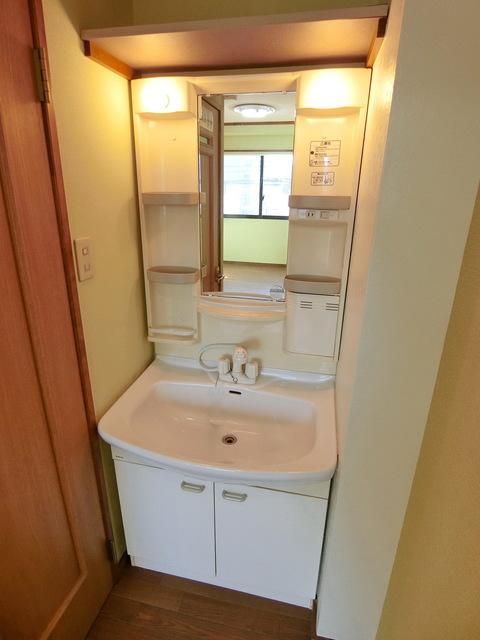 洗面設備　大きな独立洗面台♪