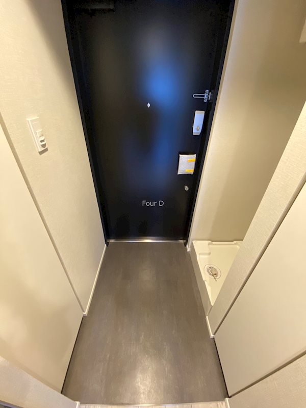 玄関　《見学予約受付中》