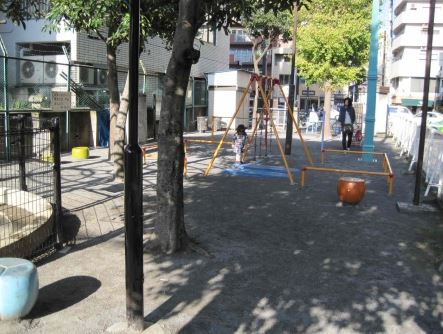 公園　よつや児童遊園（公園）まで106m