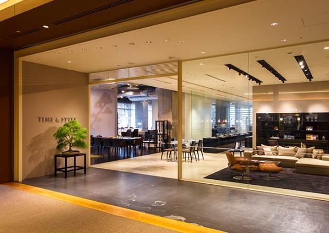 ホームセンター　ＴＩＭＥ＆ＳＴＹＬＥ・ＭＩＤＴＯＷＮ（ホームセンター）まで353m