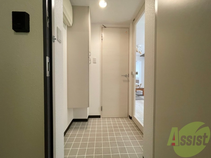 玄関　玄関です。白を基調としていて清潔感があります！