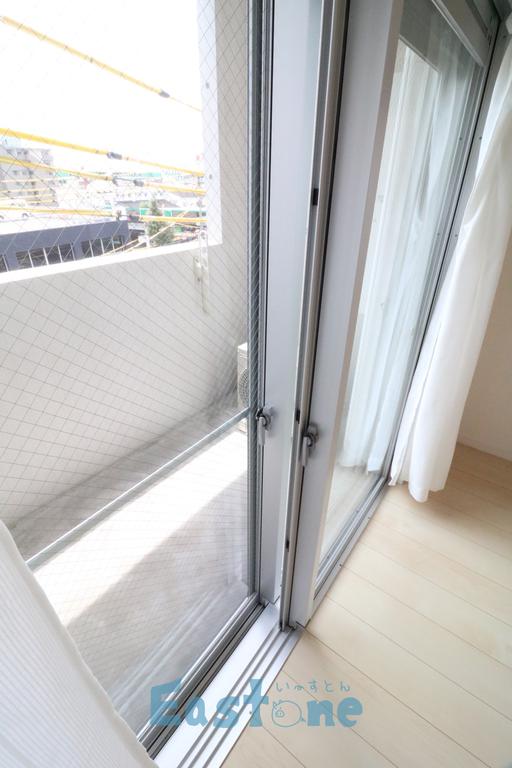 バルコニー　騒音対策の2重冊子