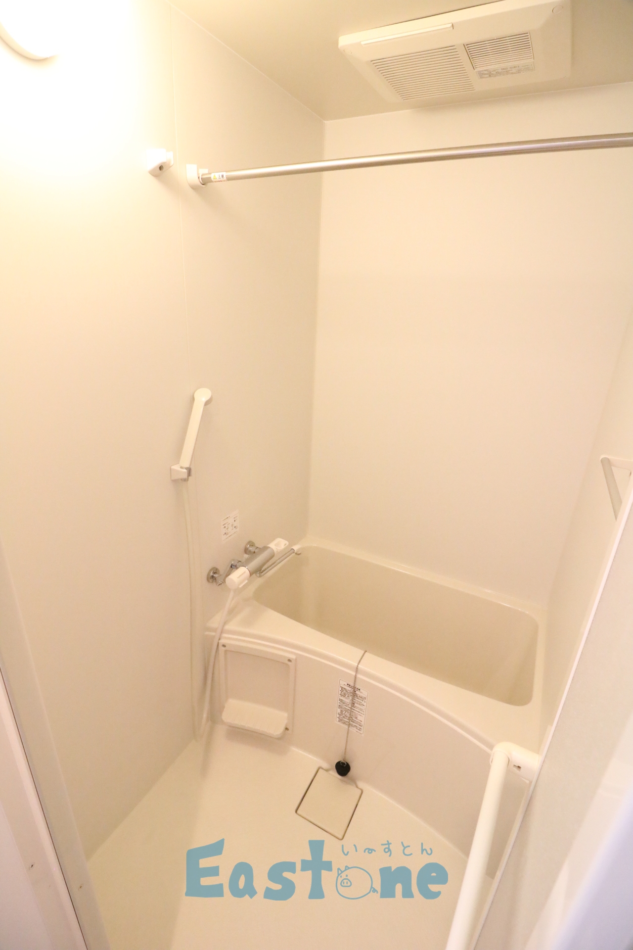 バス・シャワールーム　混合水栓で快適バスタイム