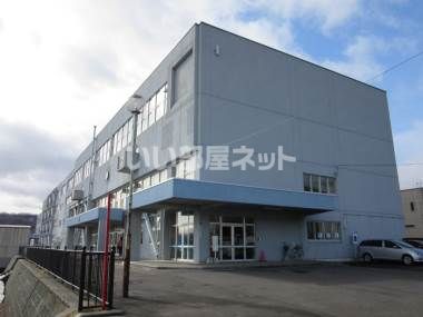 中学校　西野中学校（中学校）まで481m