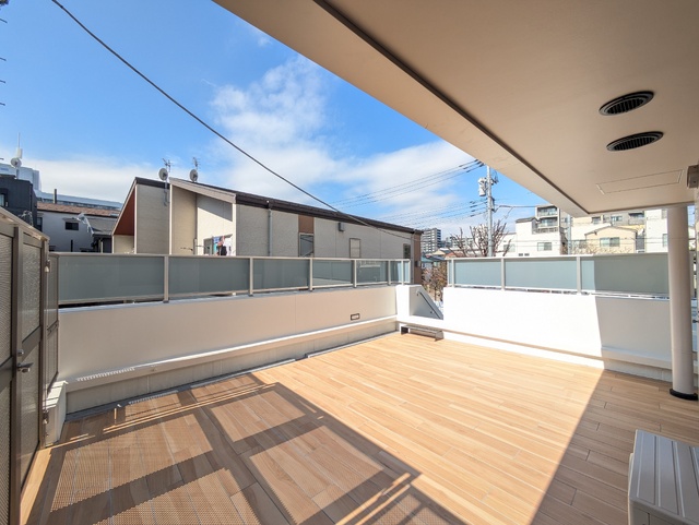 バルコニー　ルーフバルコニー