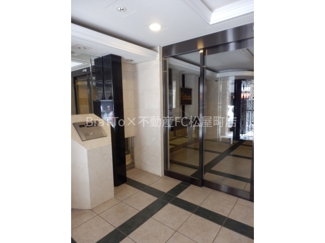 エントランス　マンション共有部分（オートロック付き）