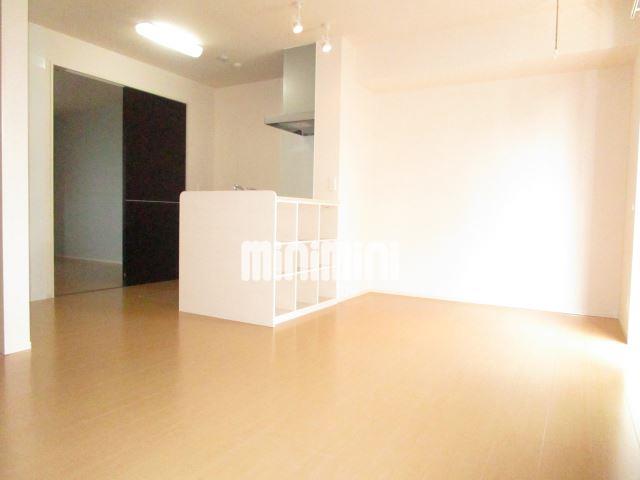 居室・リビング　エアコン付きで快適に過ごせます。