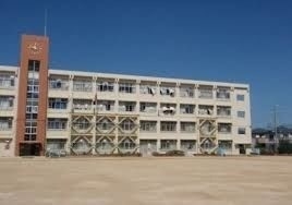 小学校　神戸市立有瀬小学校（小学校）まで540m