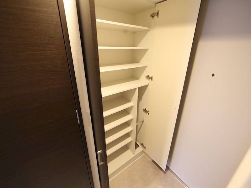 玄関　玄関　シューズボックス・収納有り（収納充実してます）