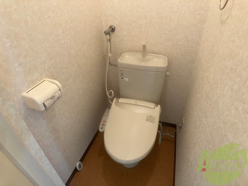 トイレ　トイレです。ウォシュレット付を探している方、おすすめです。