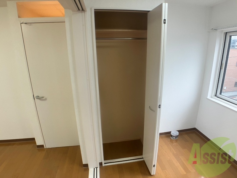 収納　寝室の収納です。部屋がすっきり片付きます。